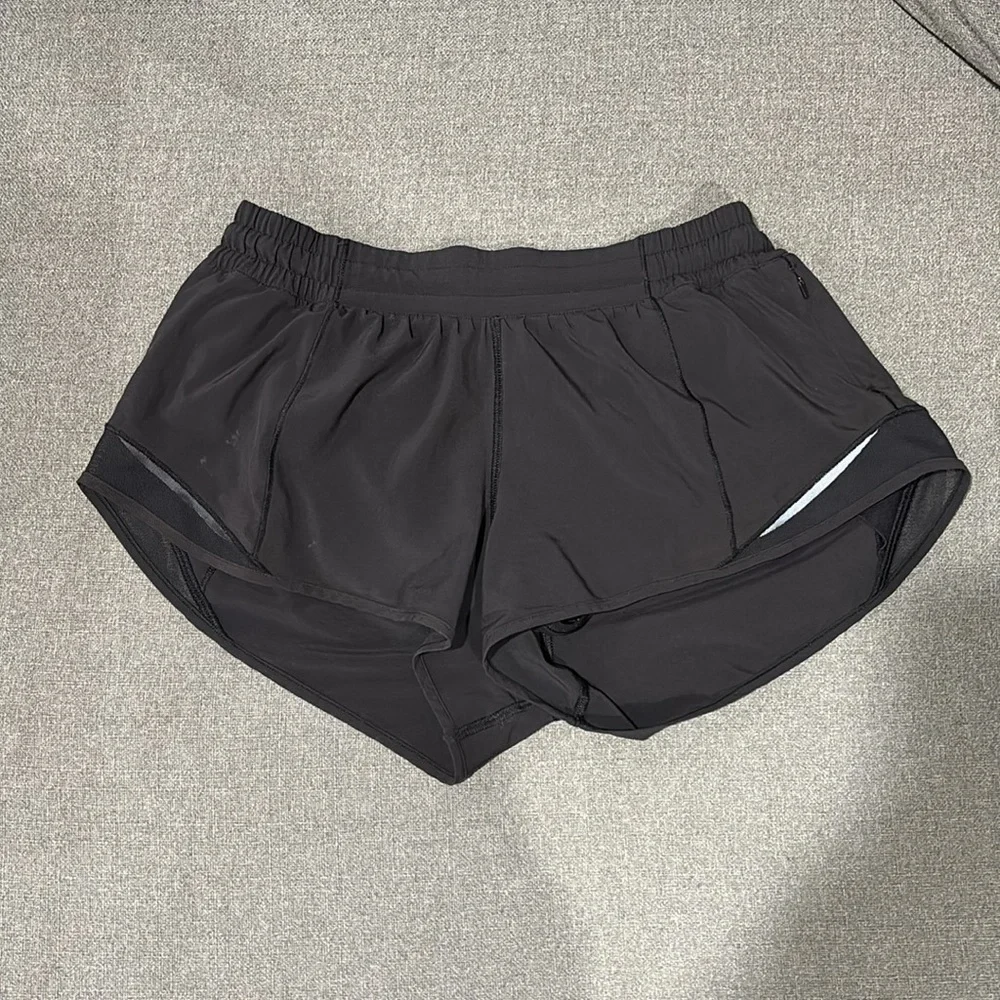 Lululemon Hotty Hot Lined Shorts 2.5" Size 8 Reg Style: W7AGUR - Picture 2 of 12